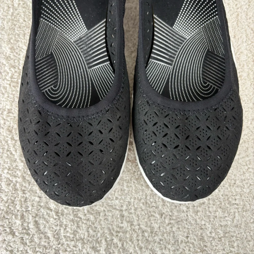 Clarks Shoes Womens 11W Black Breeze Roam Perforated Slip On Casual Comfort Flat